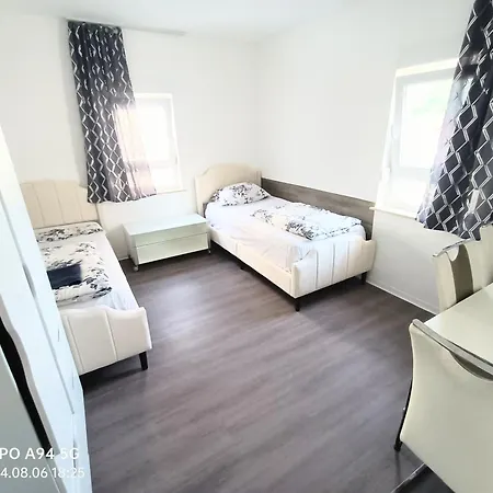 Fmi33 Next To Airport Appartement Kelsterbach Kamer foto