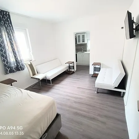Fmi33 Next To Airport Appartement Kelsterbach Buitenkant foto