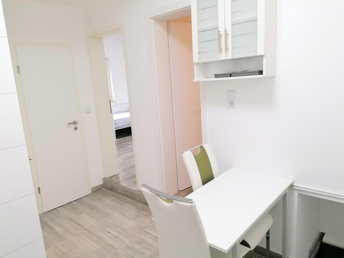 Fmi33 Next To Airport Kelsterbach