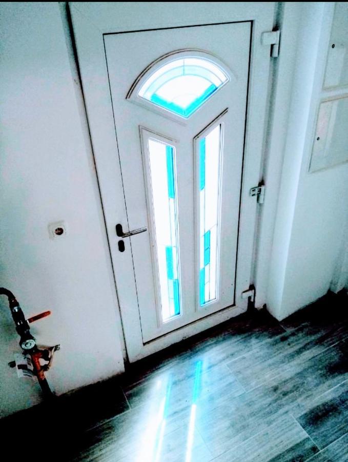 Apartment Fmi33 Next To Airport *